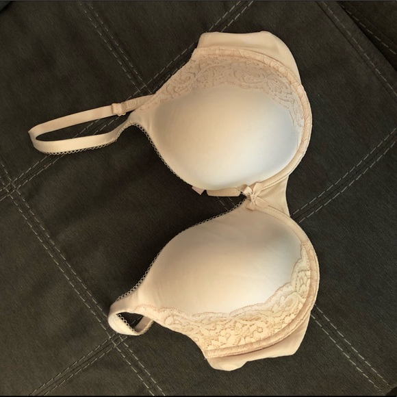 Victoria Secret Bra - Picture 3 of 8